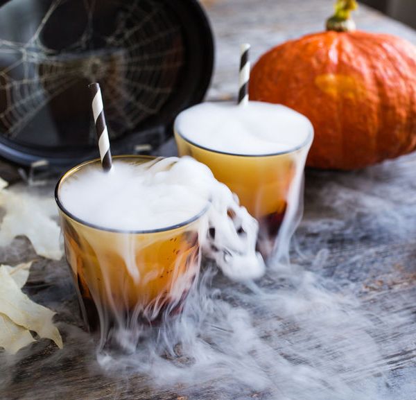 10 Ways to Save on Halloween Decorations