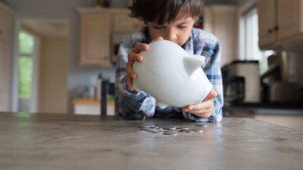 How to Know How Much Allowance You Should Be Giving Your Kid