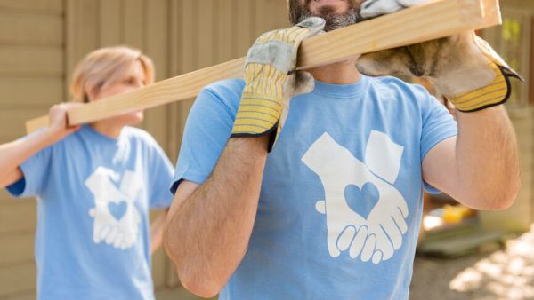 4 Ways You'll Benefit By Giving Back