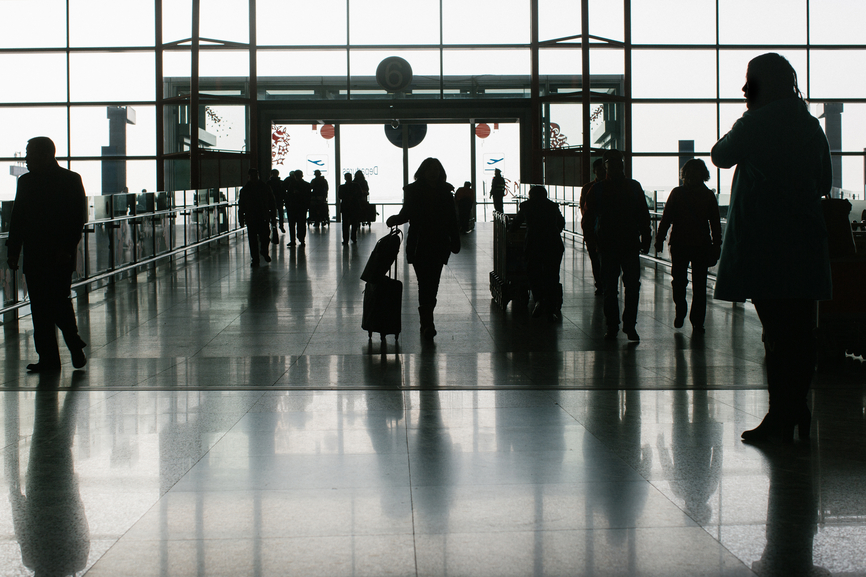 5 ways to keep your sanity navigating the airport during the holiday season