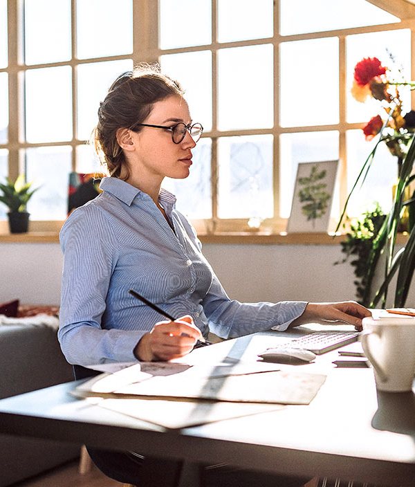 woman-working-on-computer