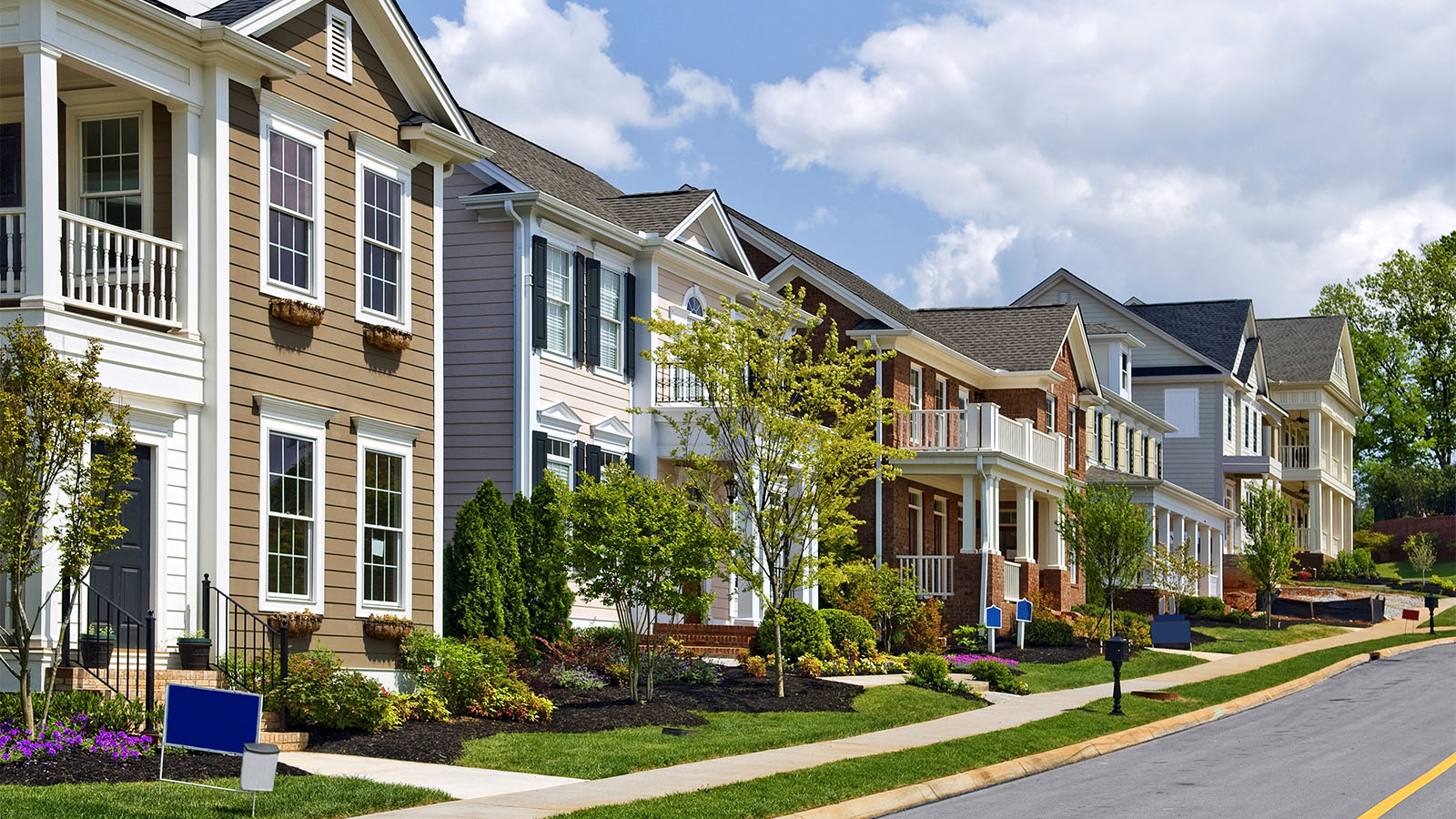 A row of homes in an HOA community